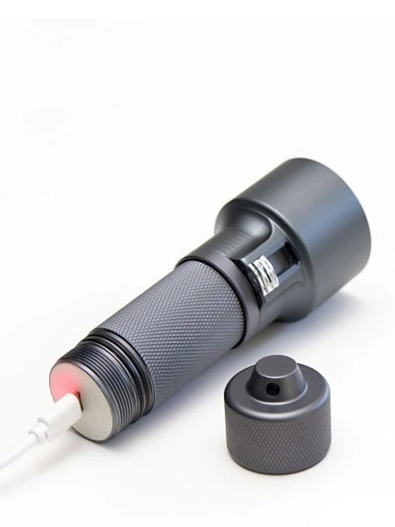 Atorch TC07 1000 Lumen Rechargeable Dive Torch 2 Atorch TC07 1000 Lumen Rechargeable Dive Torch - Image 2