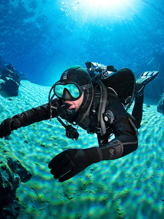 Fourth Element Hydra Neoprene Mens Drysuit 3 Fourth Element Hydra Neoprene Mens Drysuit - Image 3